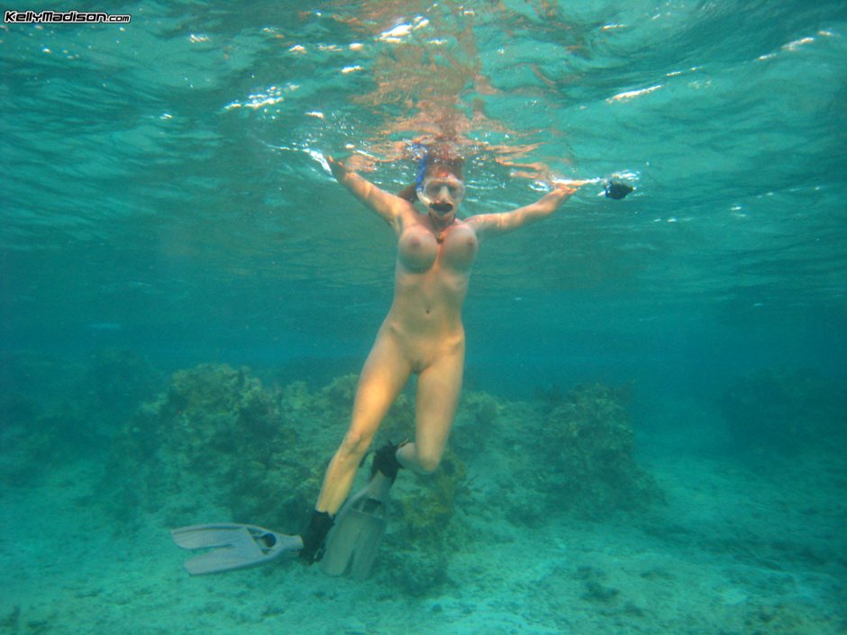 Naked women with acwalang