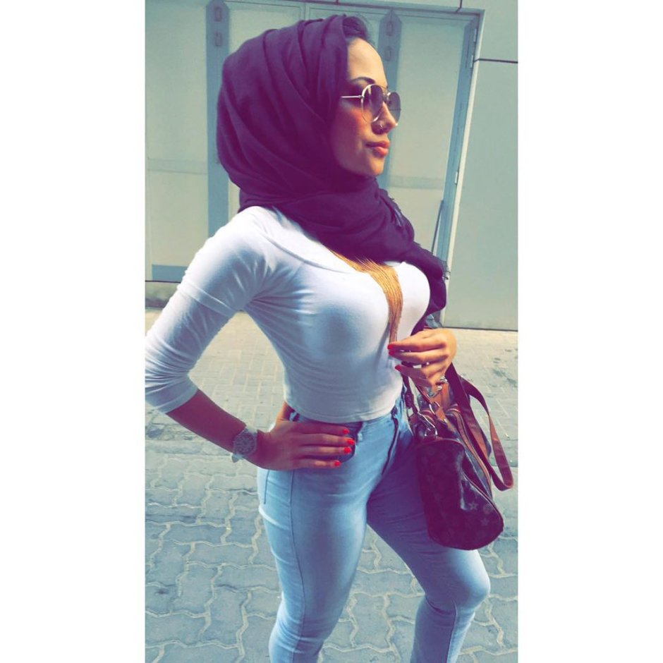 Naked Muslim in a scarf
