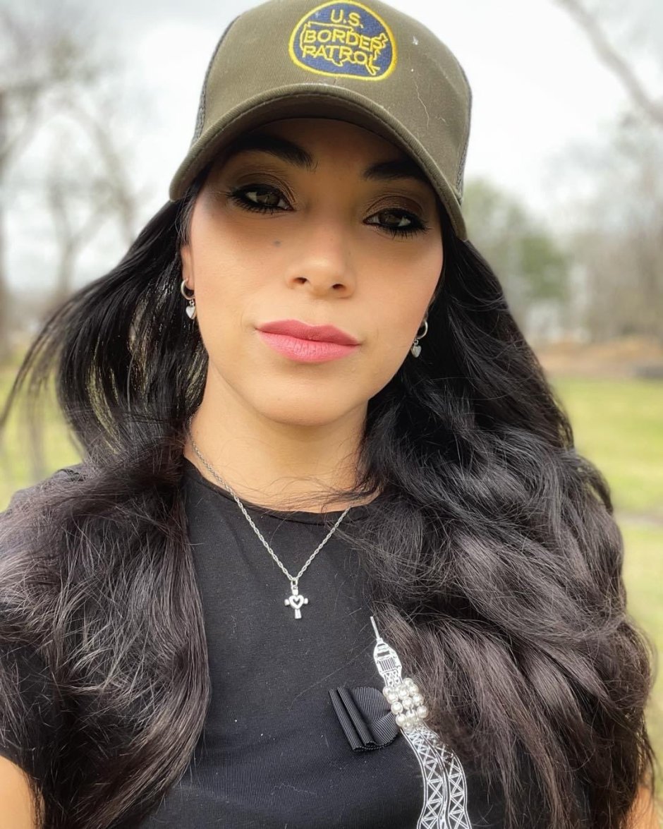 Myra Flores