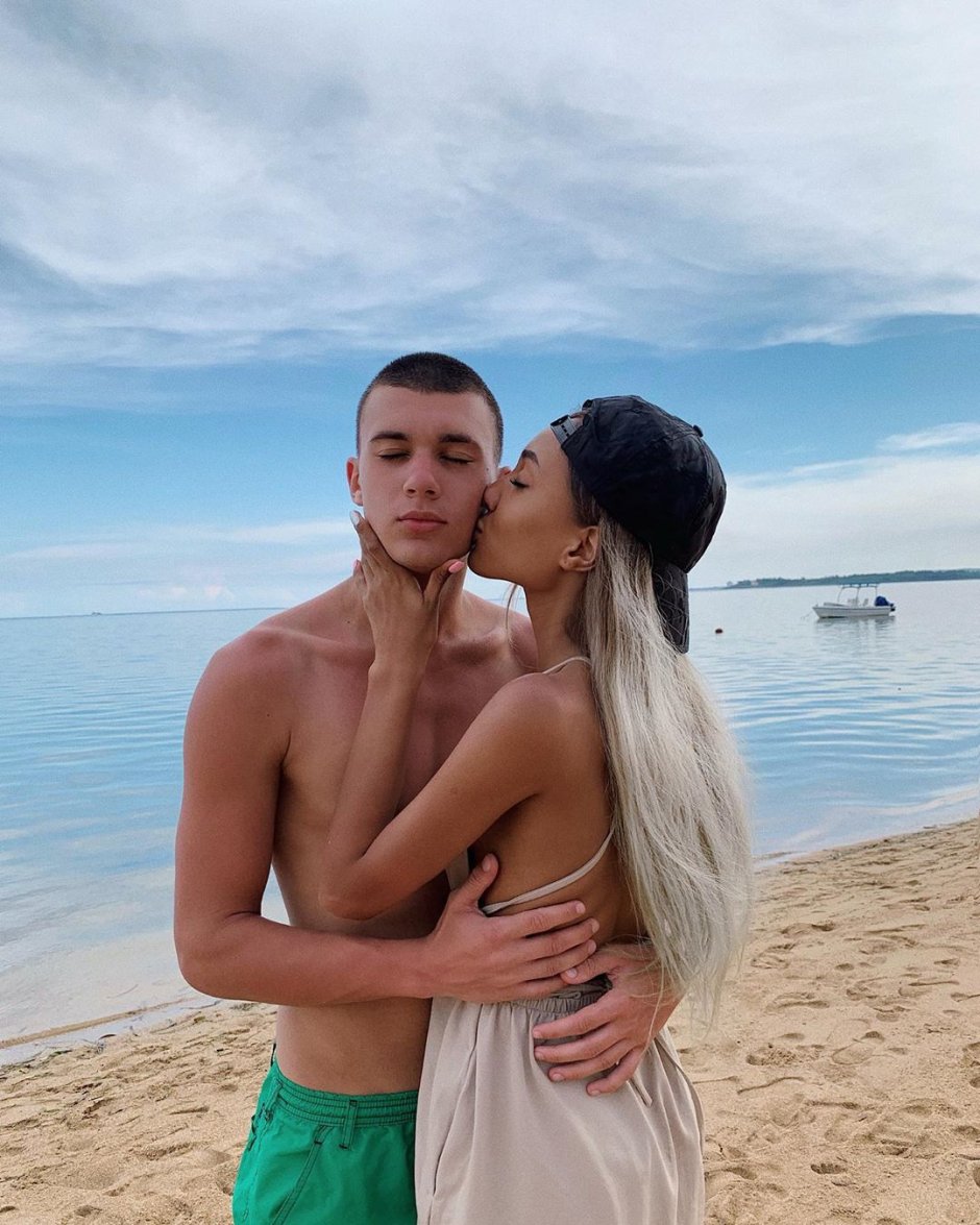 Leah Marie Johnson Tits