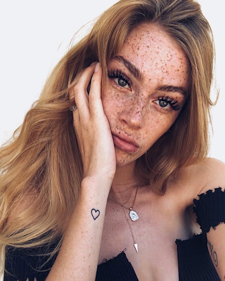 Santi Paulina Freckle