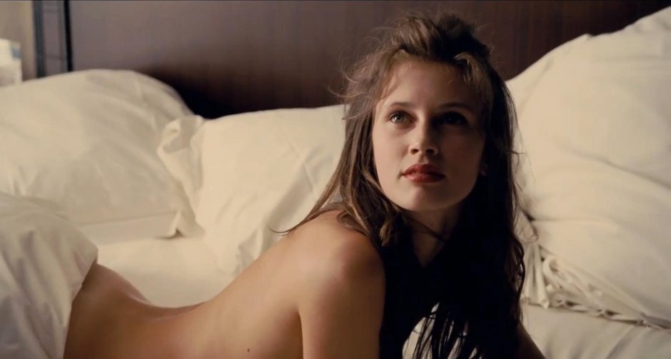 Laura Hollyman Photo Gallery Nude