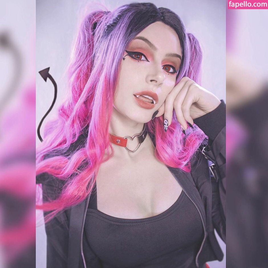 Hologana cosplay plums