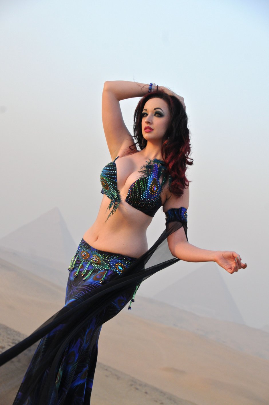 Samira Zopunyan abdominal dance