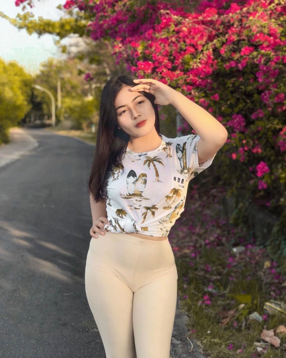 Wulan Guritno Hot