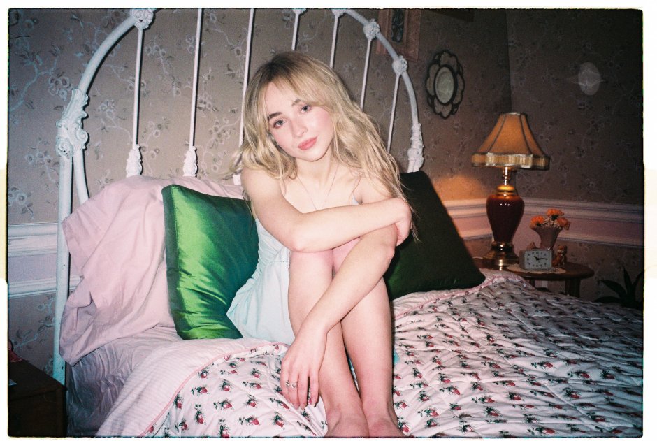 Sabrina Carpenter Naked