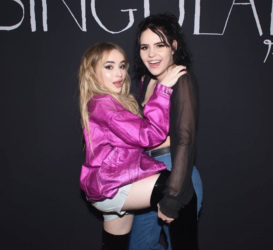 Lesbian sabrina carpenter naked