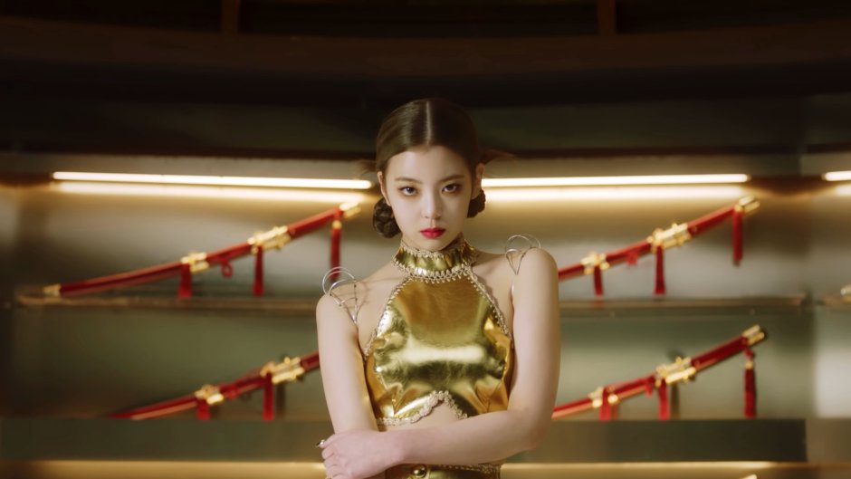 Itzy yuna 2021