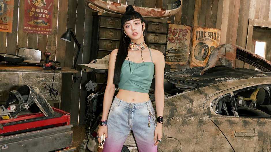 Itzy Yuna ICY