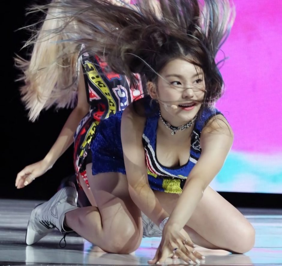 Yuna Korean Singer