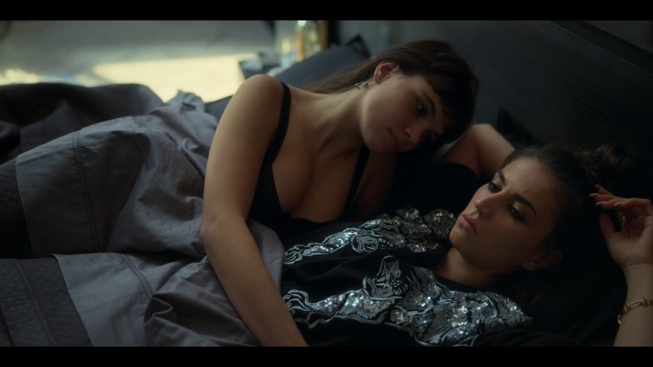 Elite bed scene METASSIA
