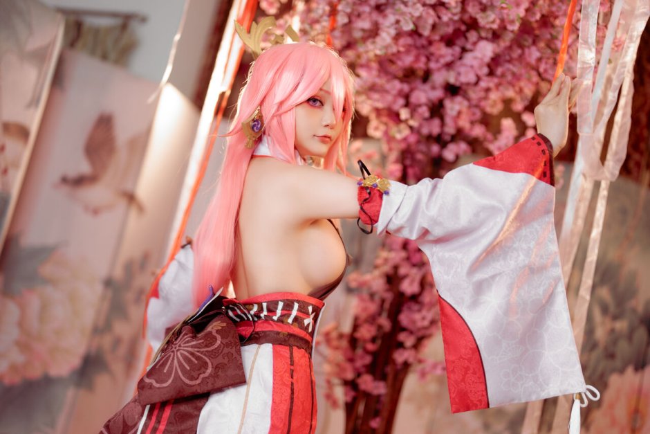 Naked Miko Cynz in nature