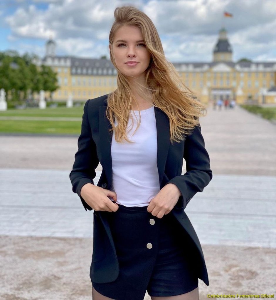 Mariia Arsentieva Model Toples