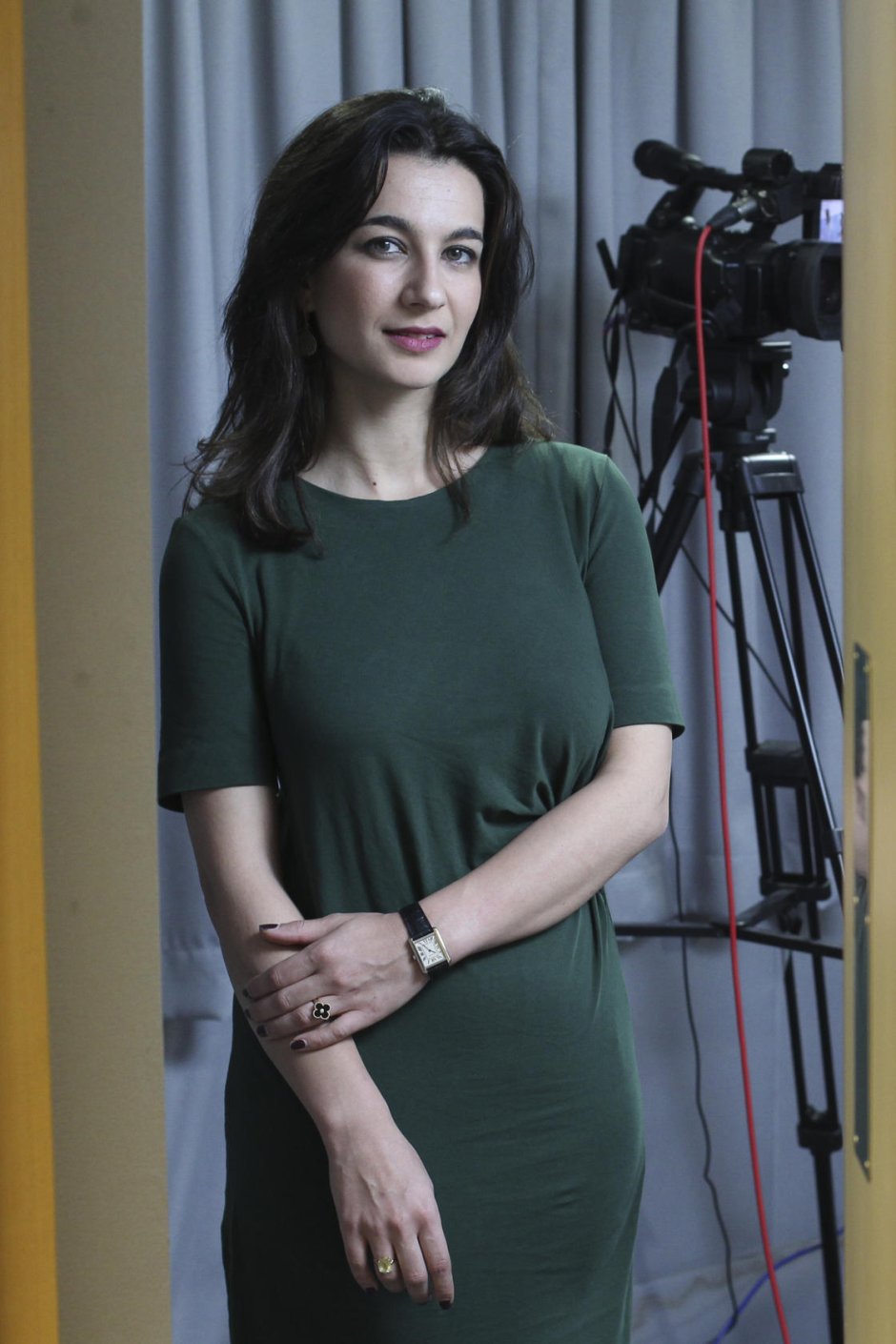 Beren Saat and Mehmet Gunsyur Bed Scene