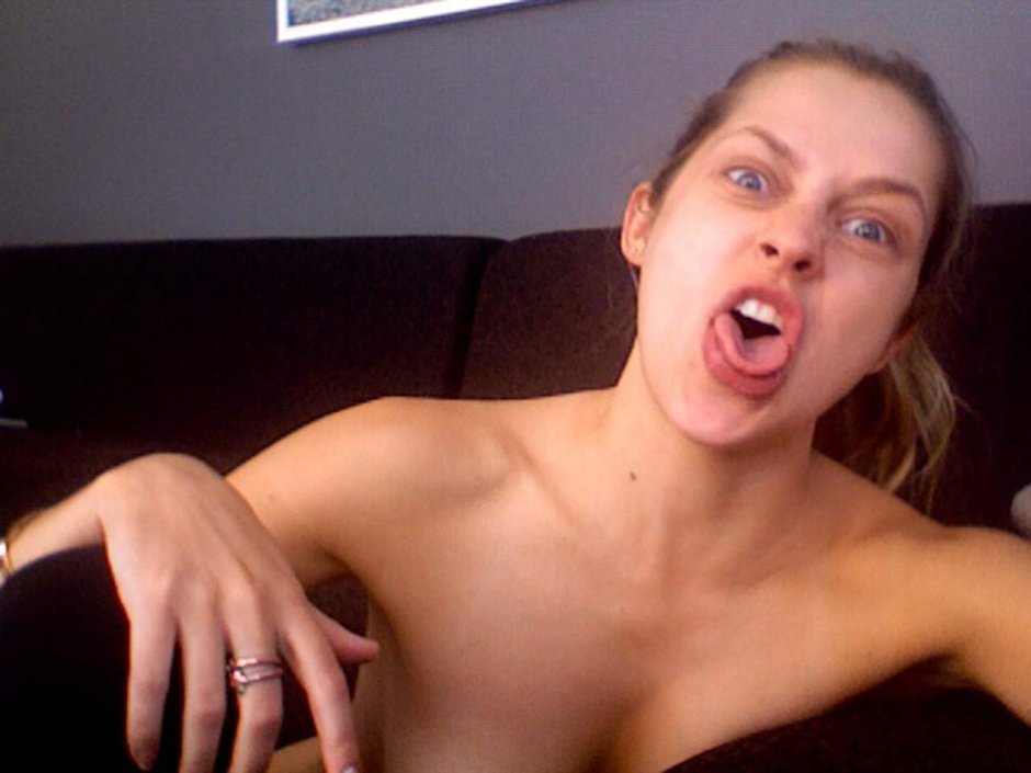 Naked Teresa Palmer in Warm Bodies Ancensored