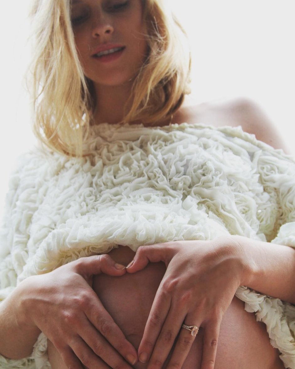 Teresa Palmer breasts