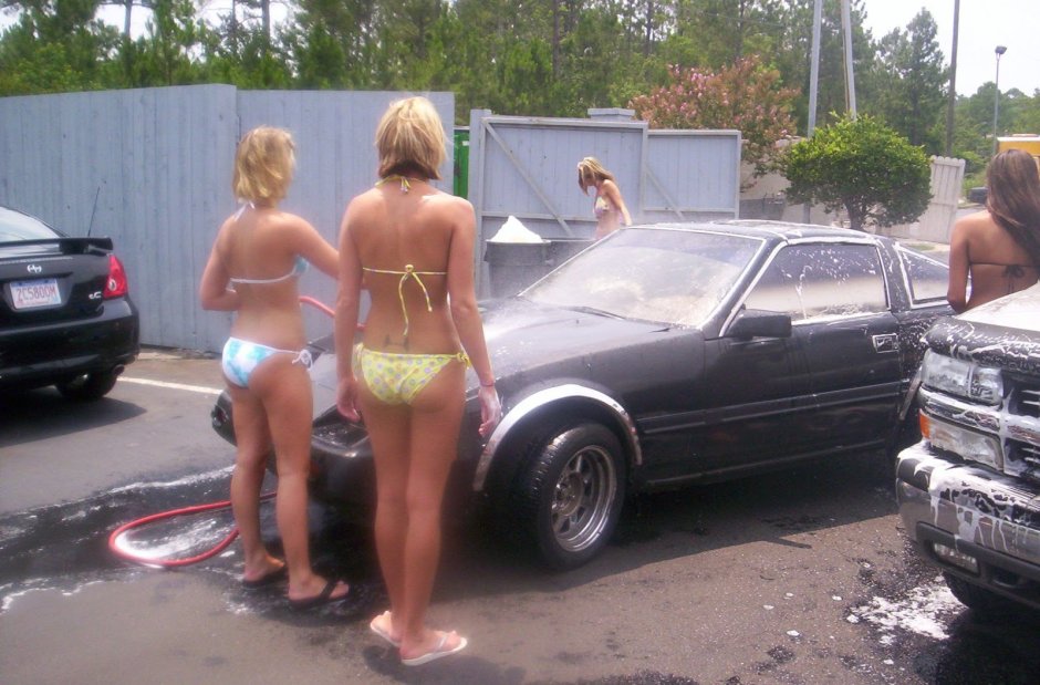 Girls in the laundry nude