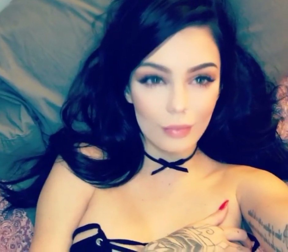Sabrina Nellie cosplay