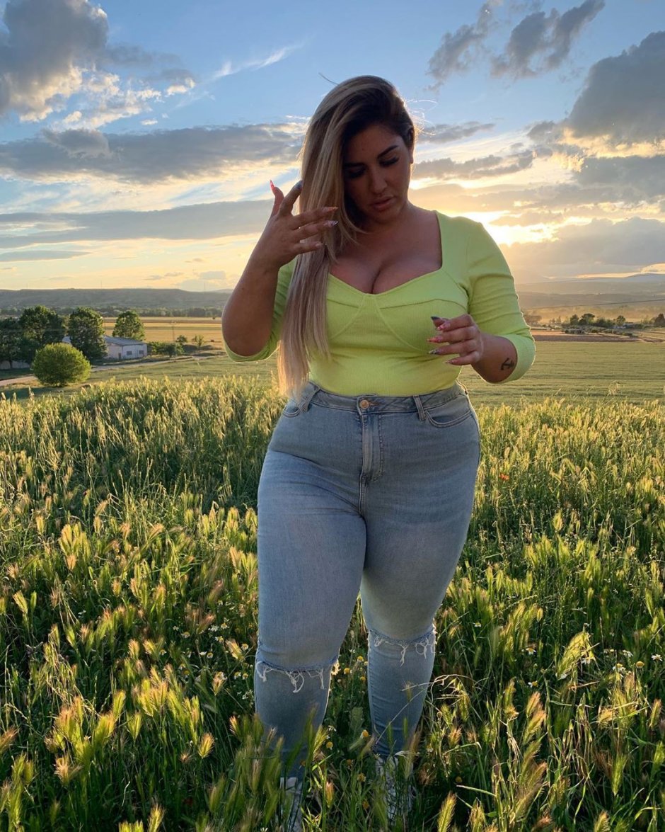 Natalia Lozano Plus-Size model