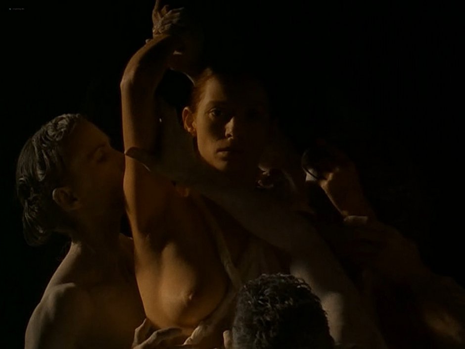 Tilda Swinton zone of military operations naked
