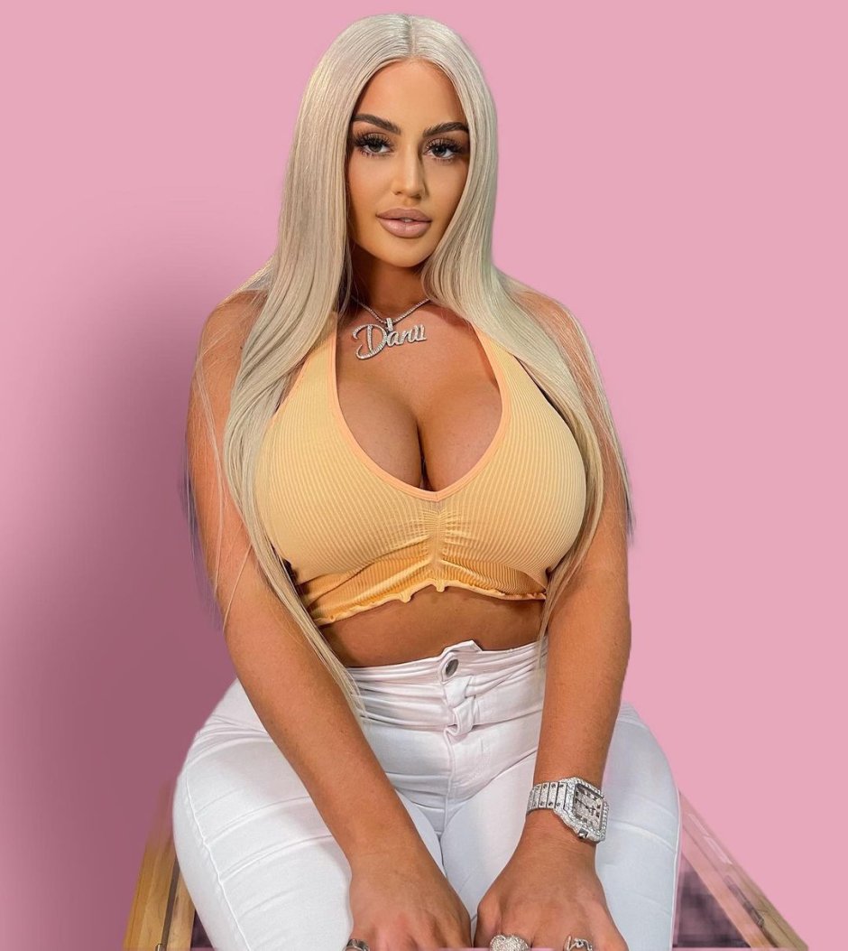 Jacqueline Petzak huge tits