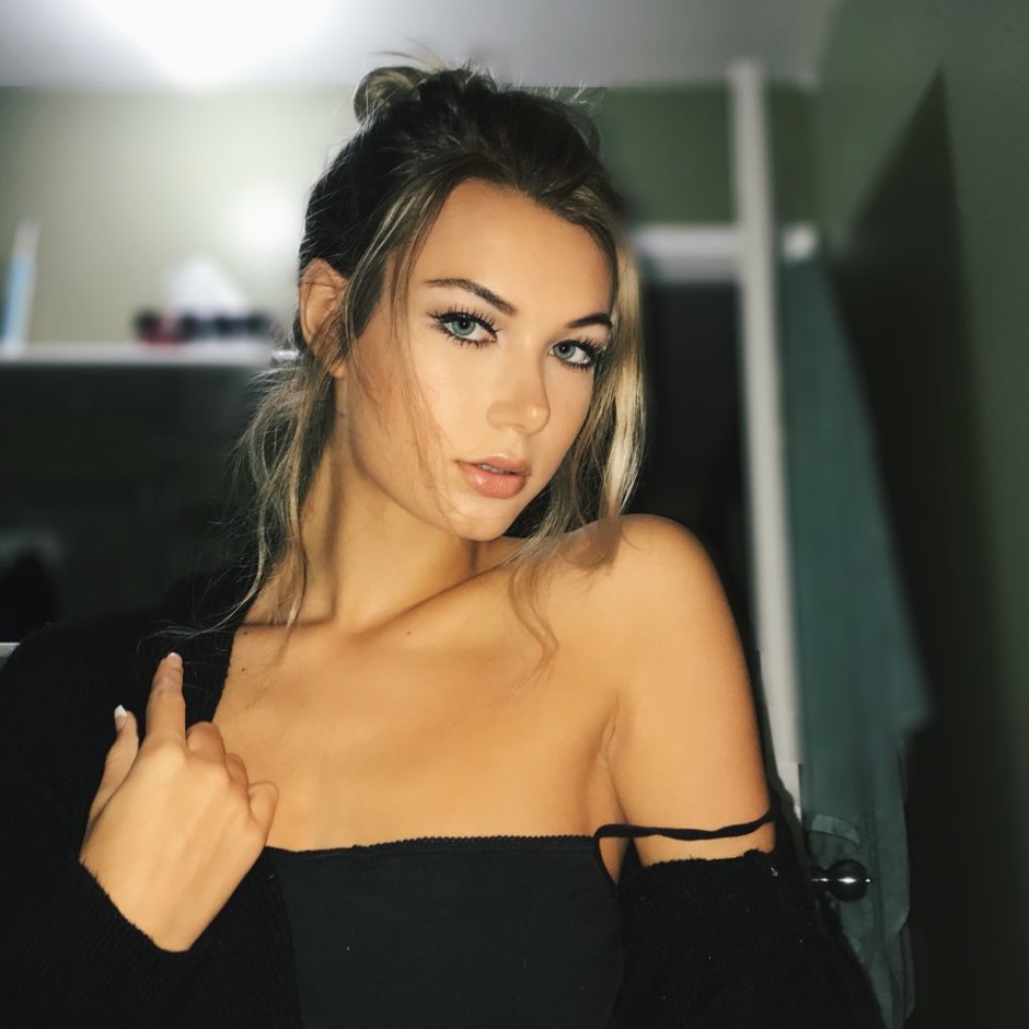Sabrina VAZ Exclusive