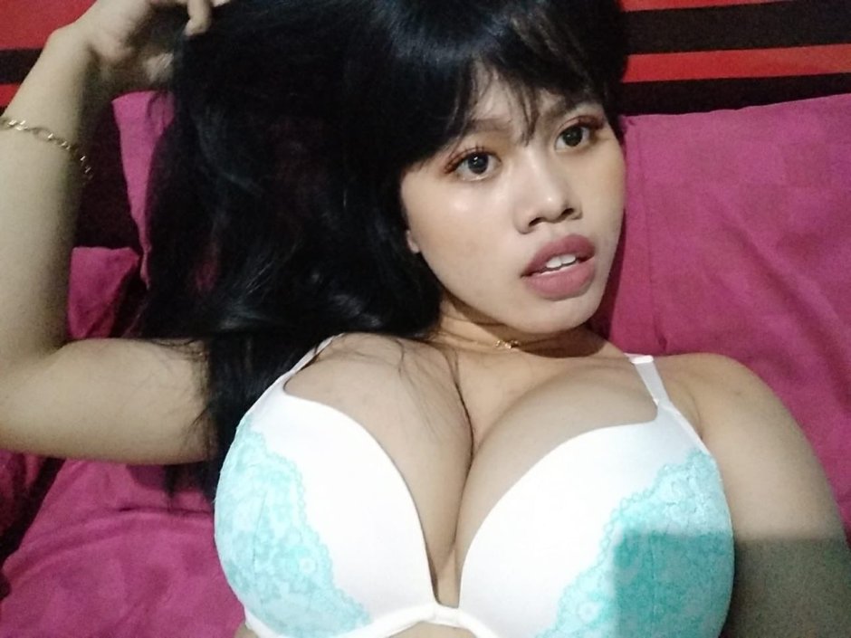 Foto Bugil Cewek Semok (Seksi Montok) Paling Hot