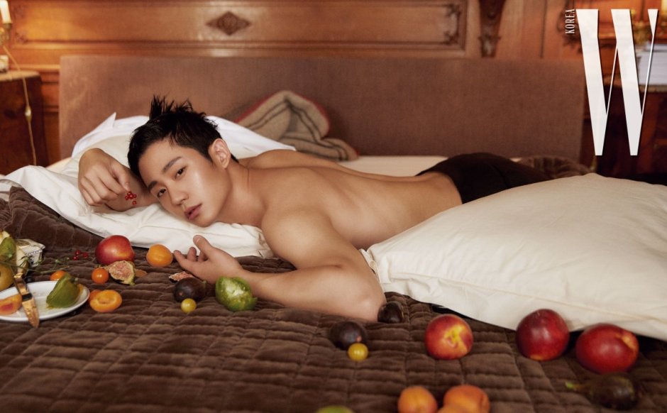 Jung He In Press