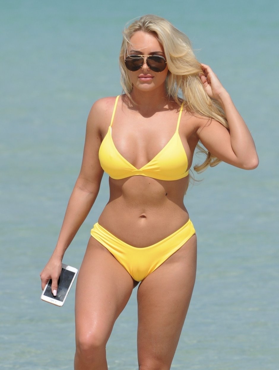 Amber Turner Piquant leaned over