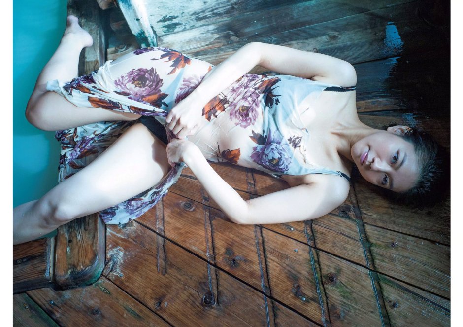 Erotic photos Moemi Katayama nude