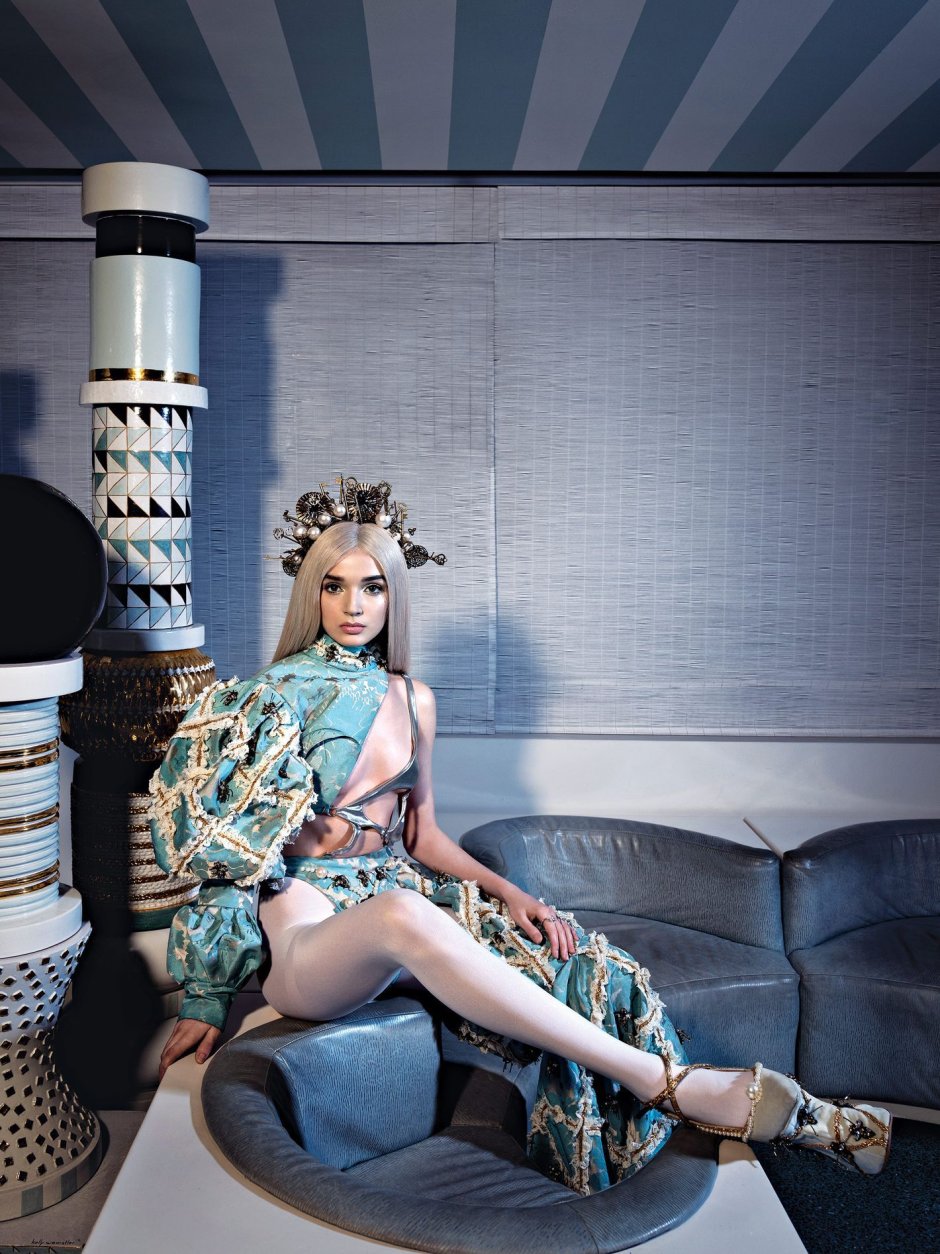 Poppy performer
