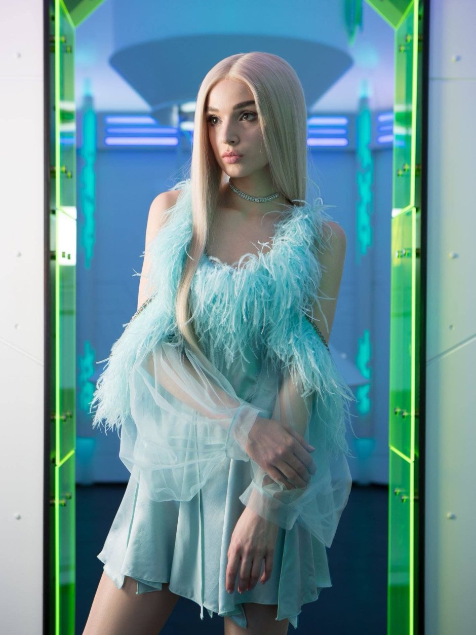 Poppy Star video