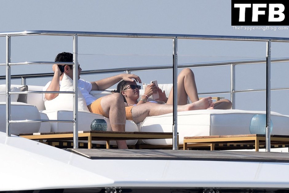 Scott Disick and Sofia Richie Relax