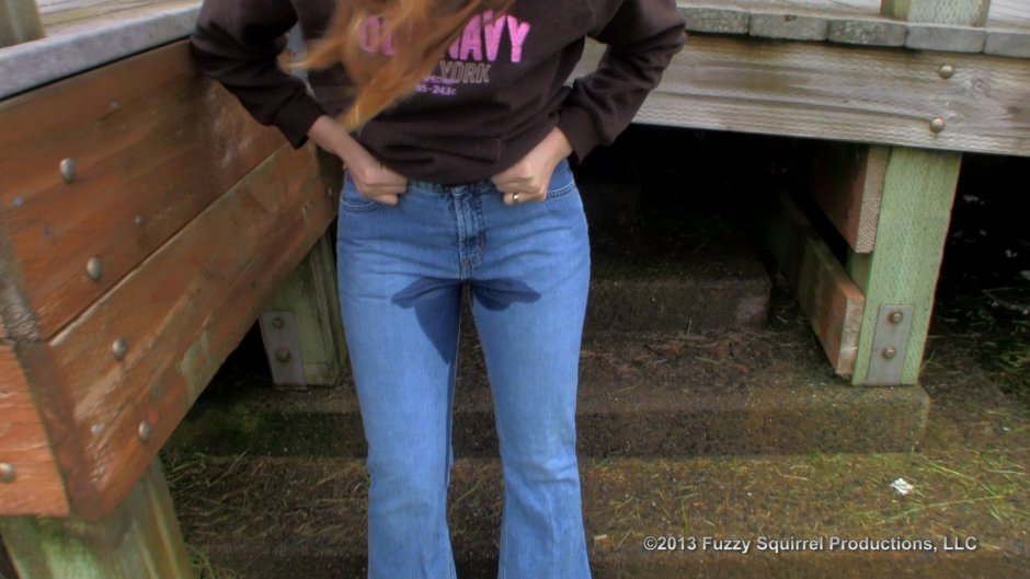 Pissing tight jeans