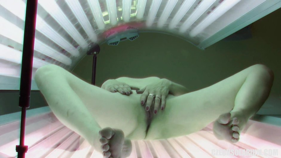 Girls undress in solarium