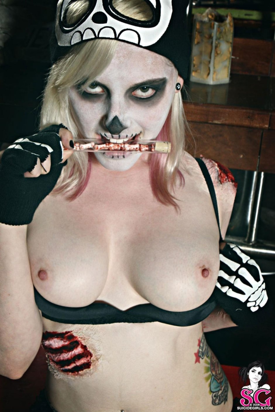 Busty girls zombies
