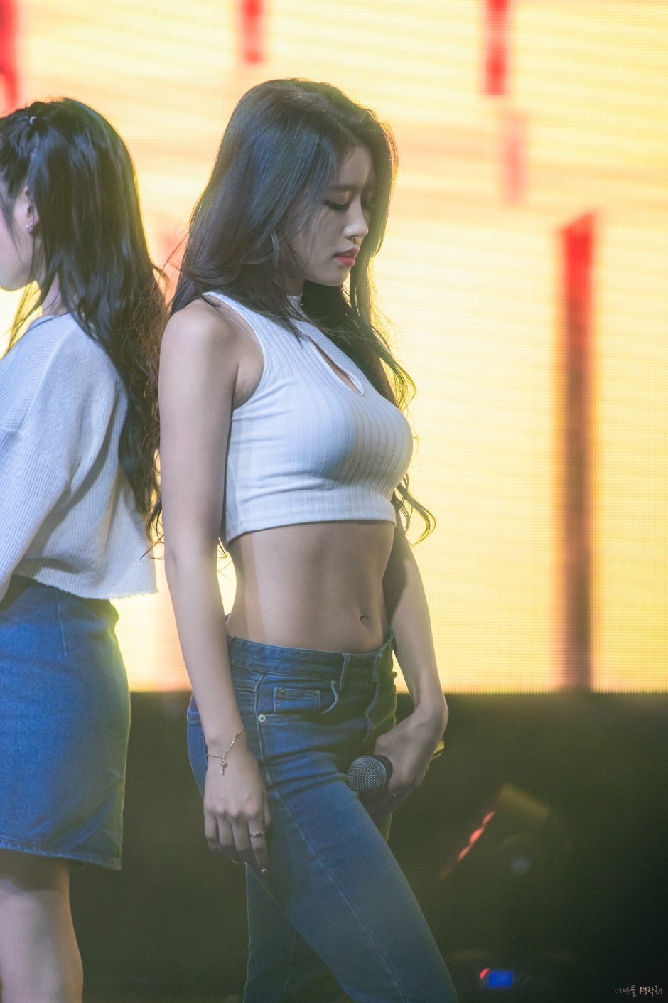 Sana Twys Hot