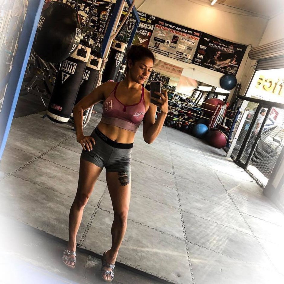 ALINE ANTIQUEIRA Instagram