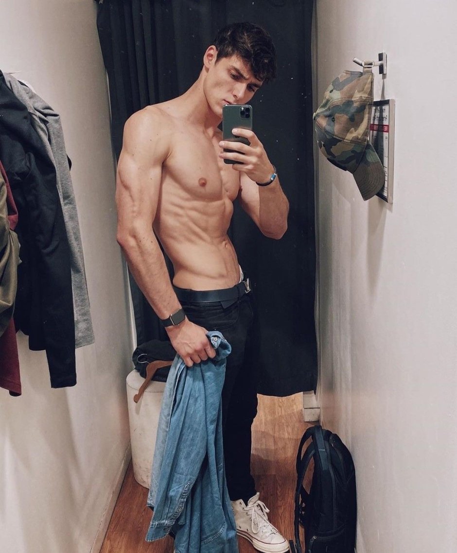 A guy without a photoshop