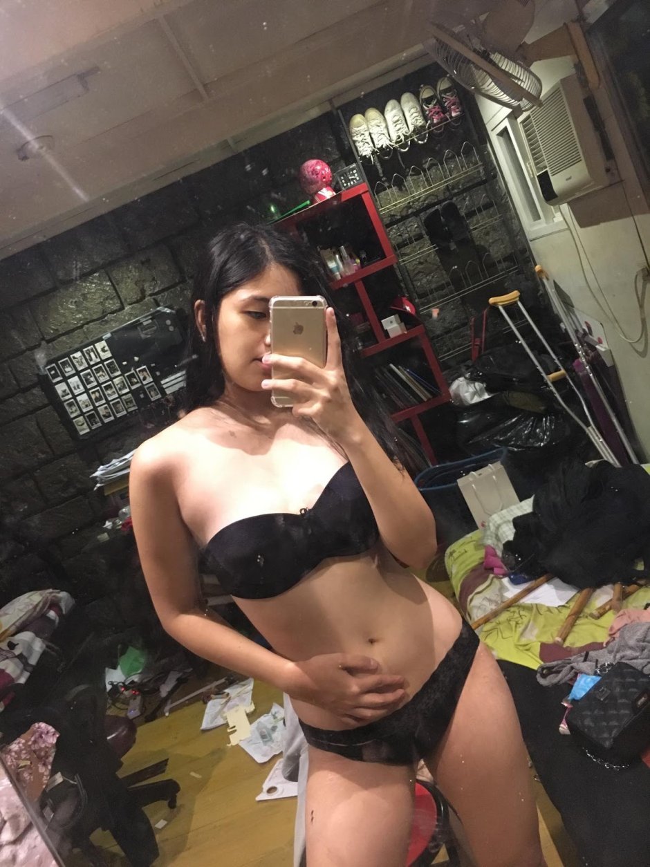 Cewek Cantik Berkumis Tipis