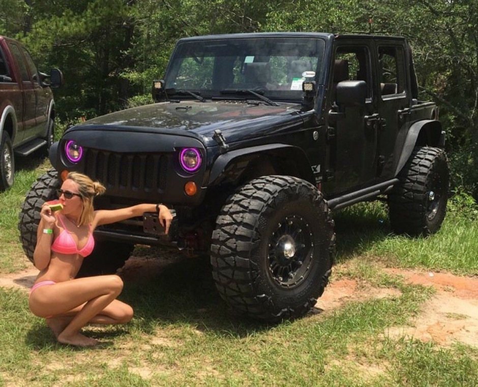 Erotic photo shoot with jeeps