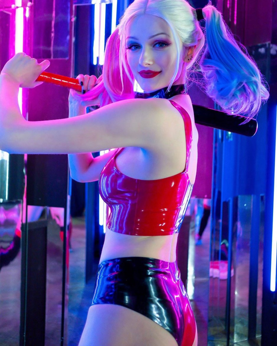 Vlada Lutsak Cosplay