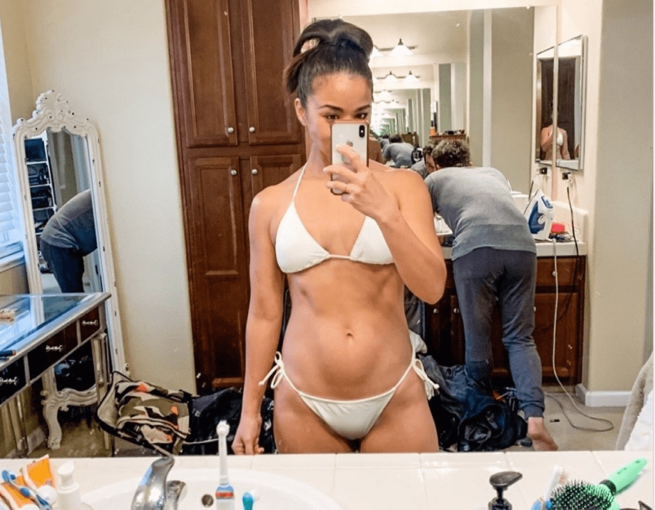 Jennifer Lopez is playing sports