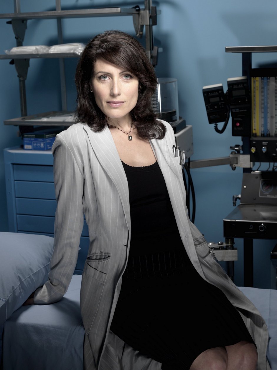 Lisa Edelstein is hot