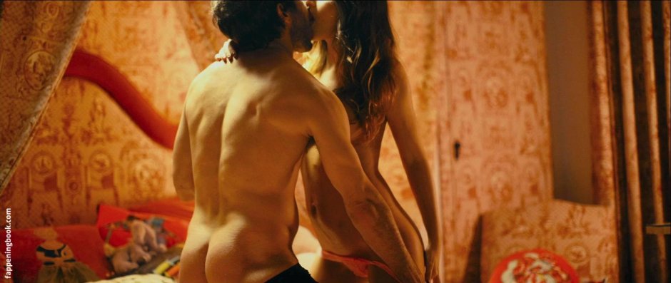 Ursula Corbero erotic