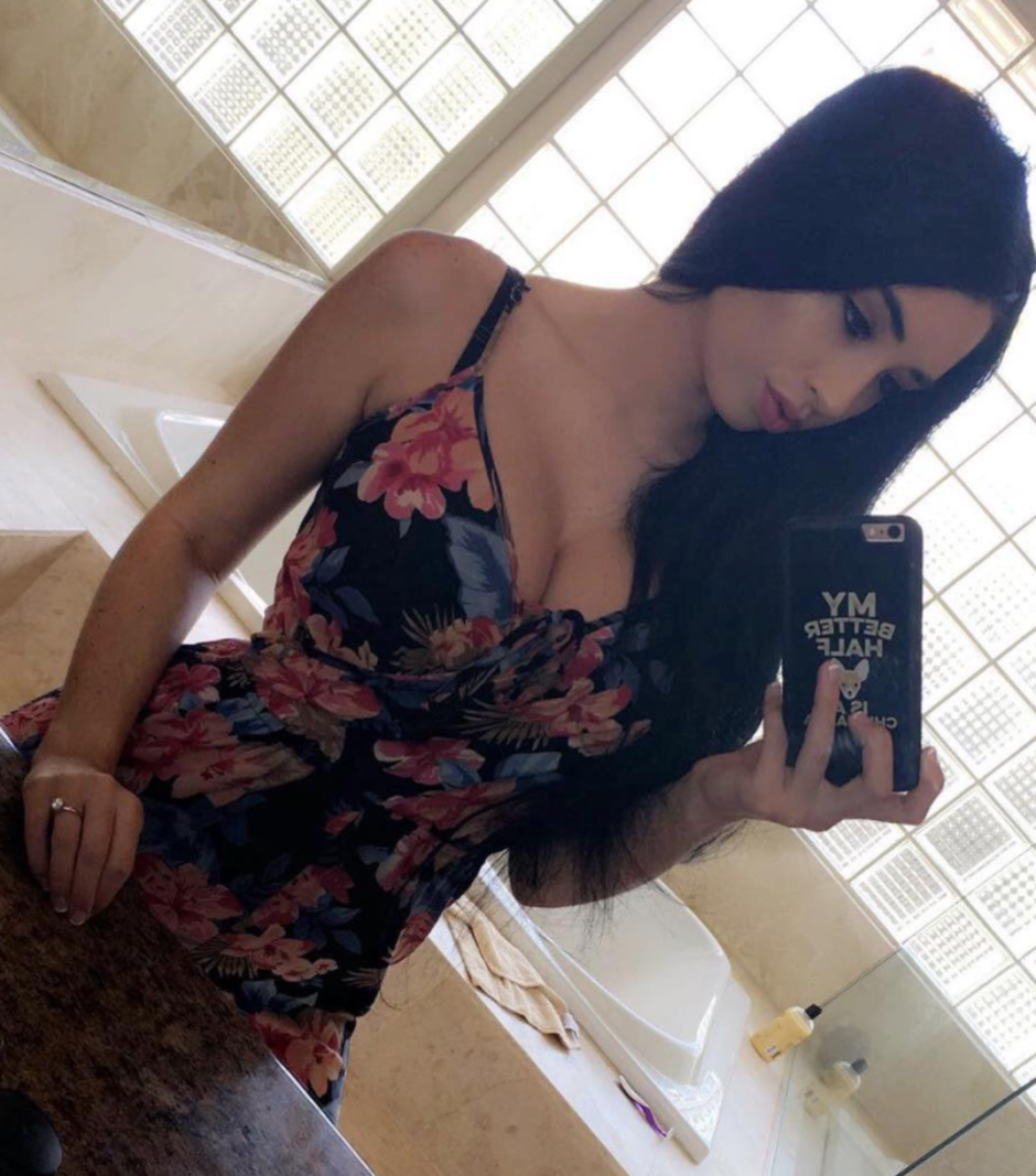 Paris Roxana Selfie