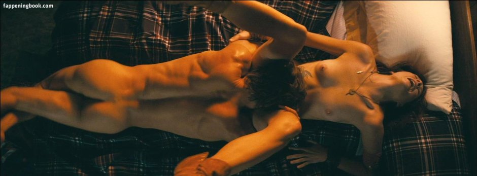 Elizabeth Olsen erotic scenes