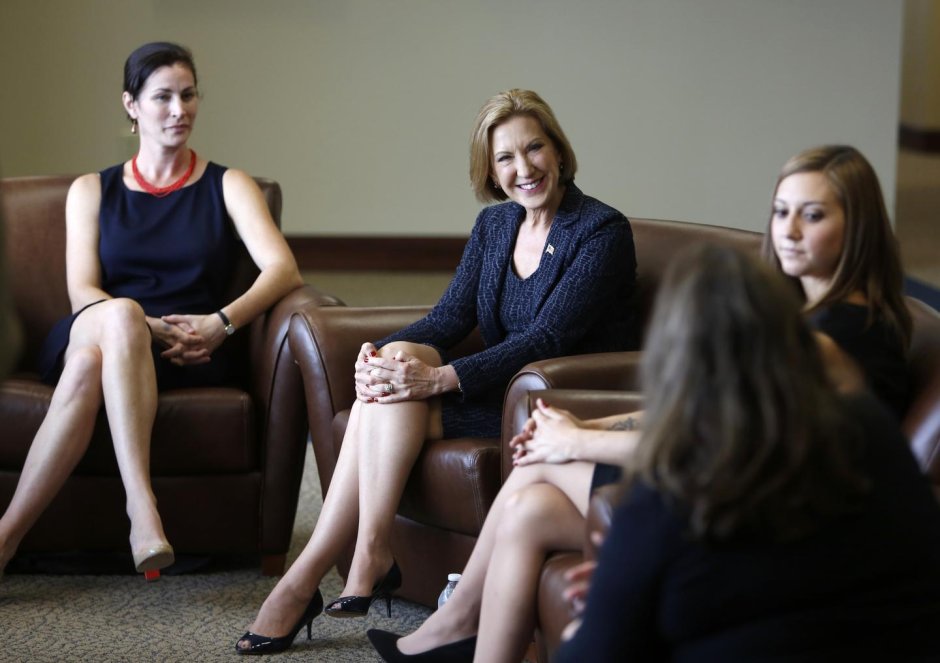 Fiorina undresses at the workplace