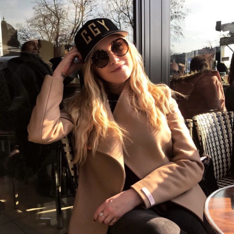 Eliza hat is natural