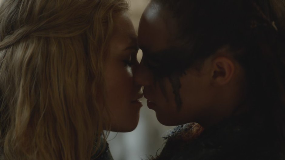 Elisa and Alicia Hundred